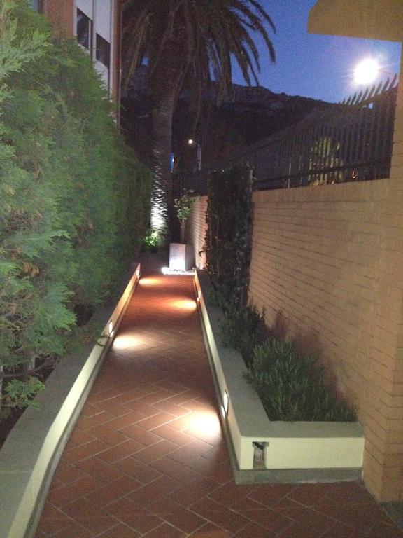 B&Beach Cagliari Guest House ภายนอก รูปภาพ