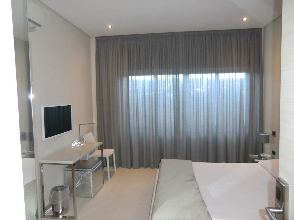 B&Beach Cagliari Guest House ภายนอก รูปภาพ