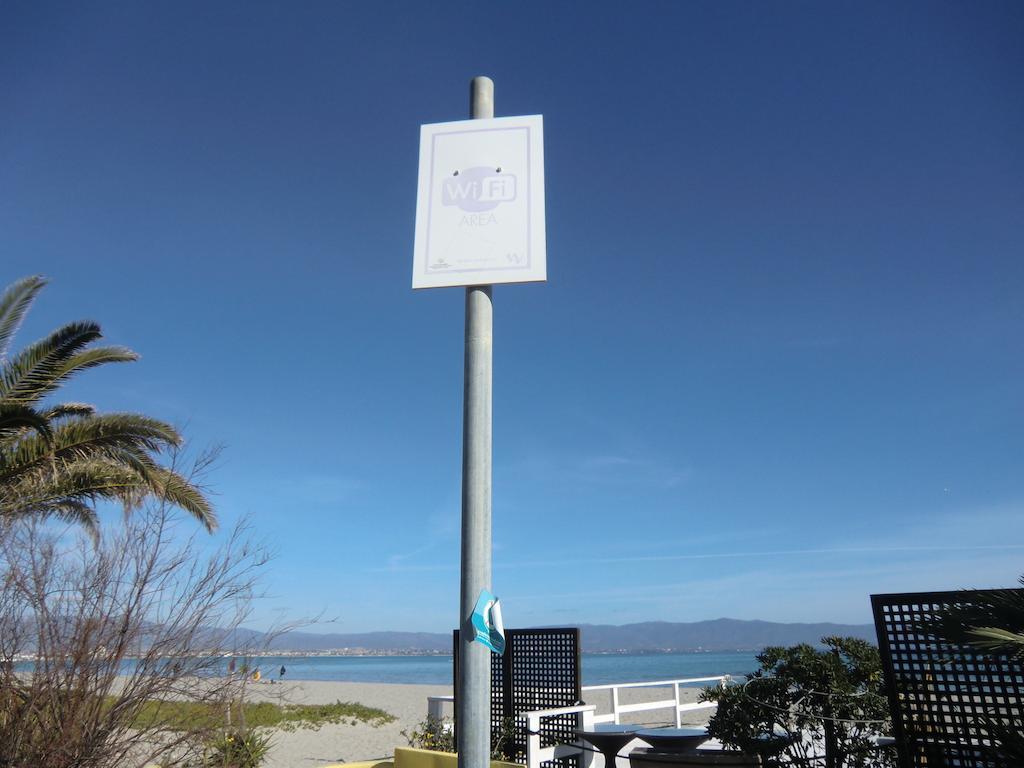 B&Beach Cagliari Guest House ภายนอก รูปภาพ
