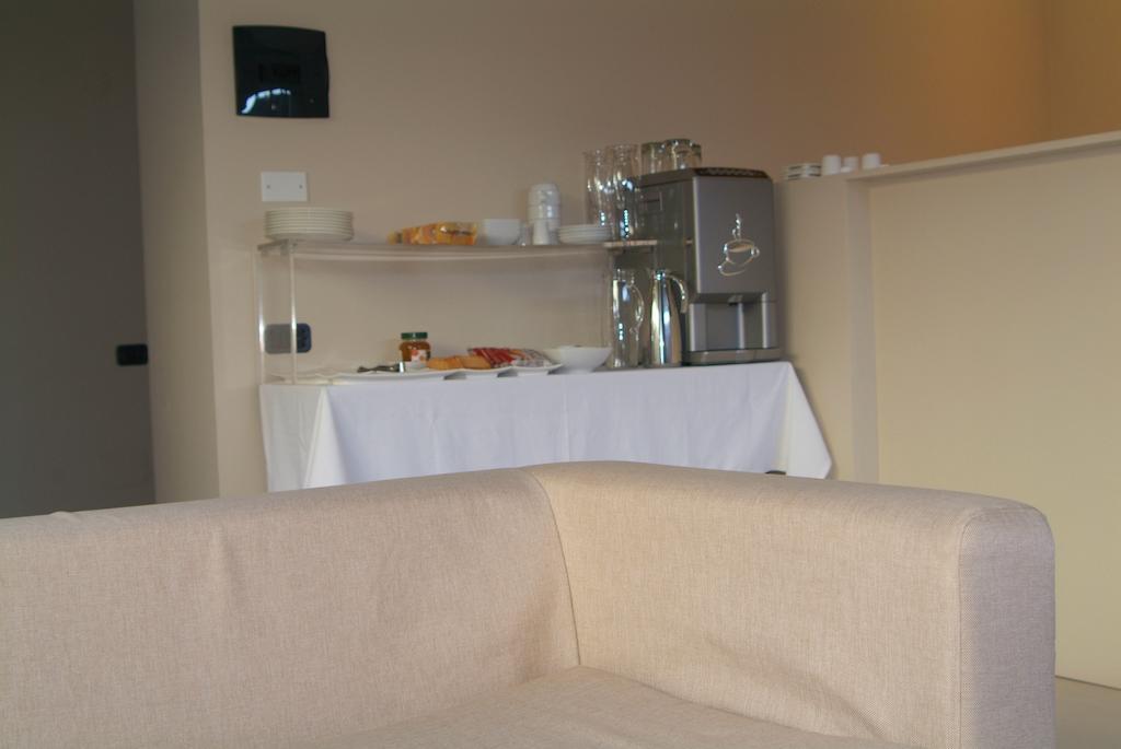 B&Beach Cagliari Guest House ภายนอก รูปภาพ