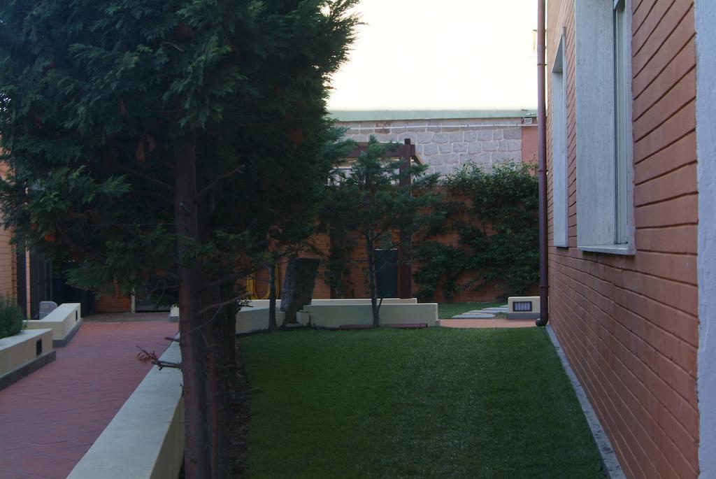 B&Beach Cagliari Guest House ภายนอก รูปภาพ