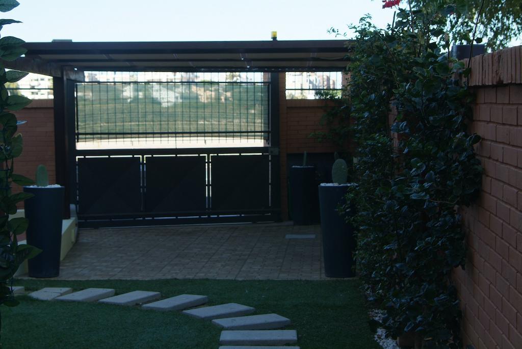 B&Beach Cagliari Guest House ภายนอก รูปภาพ