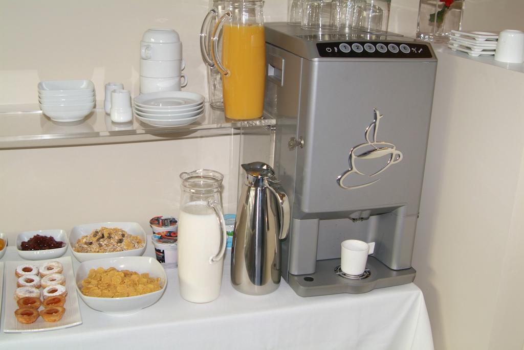 B&Beach Cagliari Guest House ภายนอก รูปภาพ
