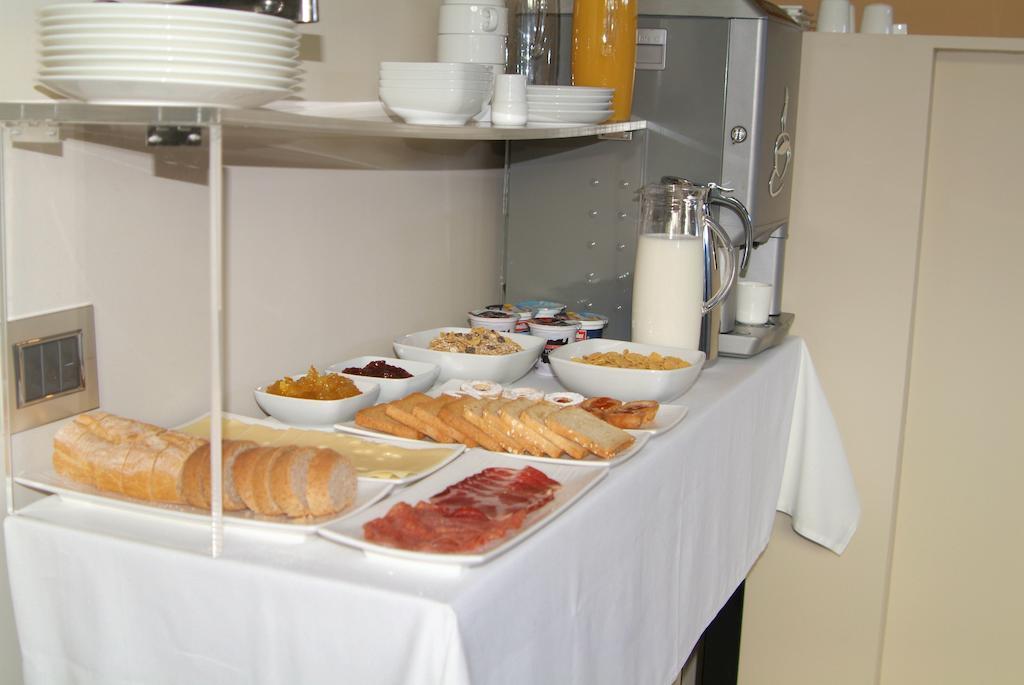 B&Beach Cagliari Guest House ภายนอก รูปภาพ